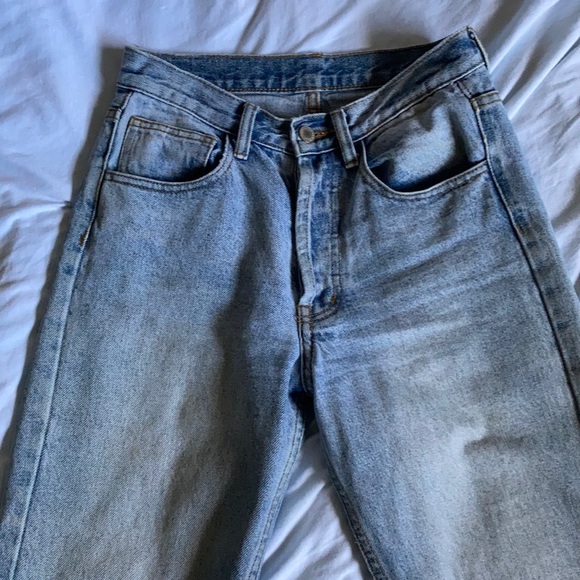 brandy melville danny light wash jeans